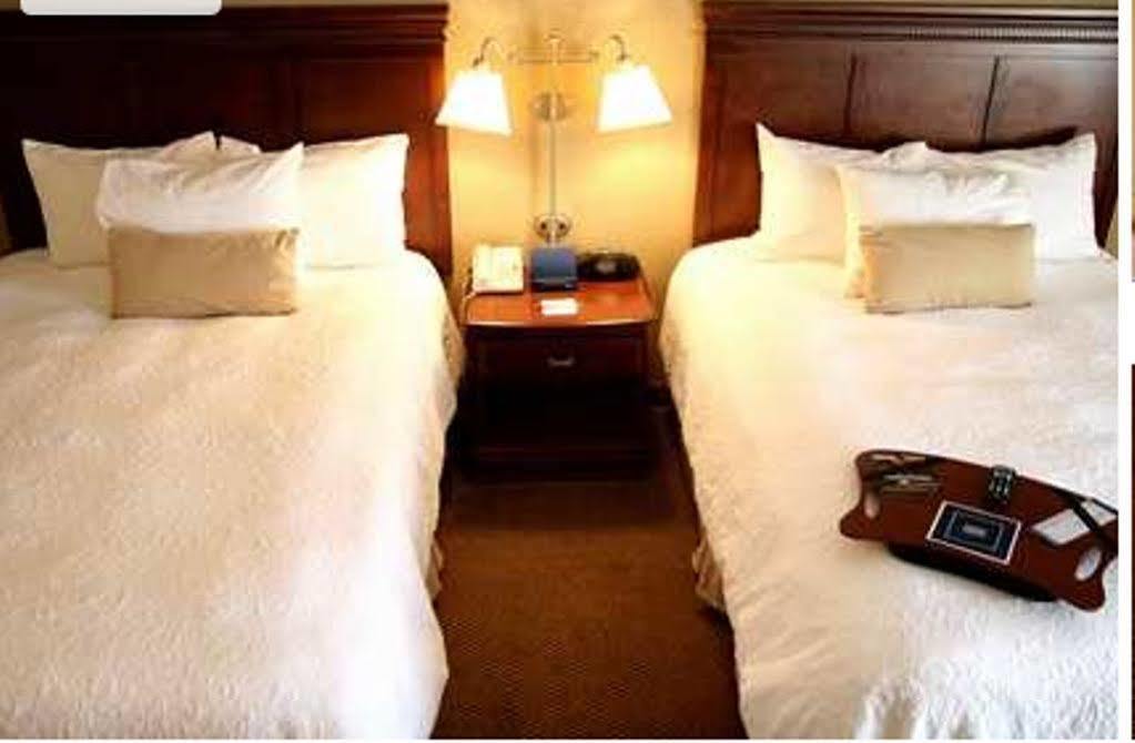 Hampton Inn Sumter Bagian luar foto
